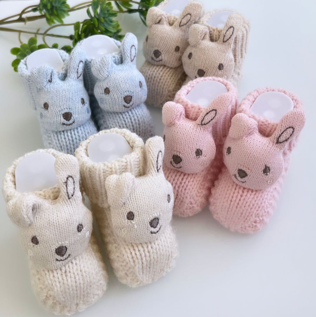 Baby Strickschuhe Häschen
0-10 Monate
Rosa Beige Blau Creme
Ostern 
Osterhase 
Ostern Geschenk 
Newborn 