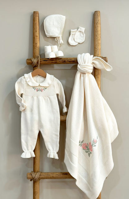 Baby Newborn Set mit Stickerei 
Erstausstattung 