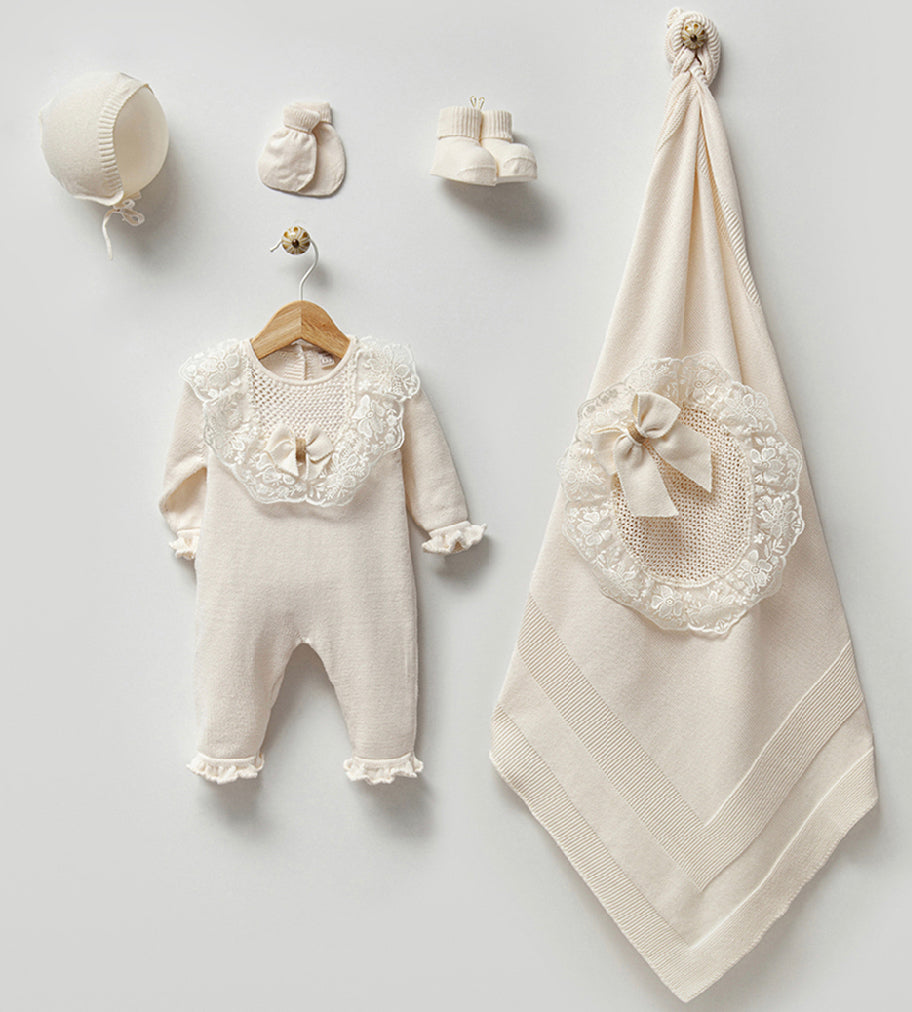 Baby Newborn 5 Teilig Strickset - Luxuriöse Spitzendetail und Schleife Creme ⭐️Bestseller⭐️