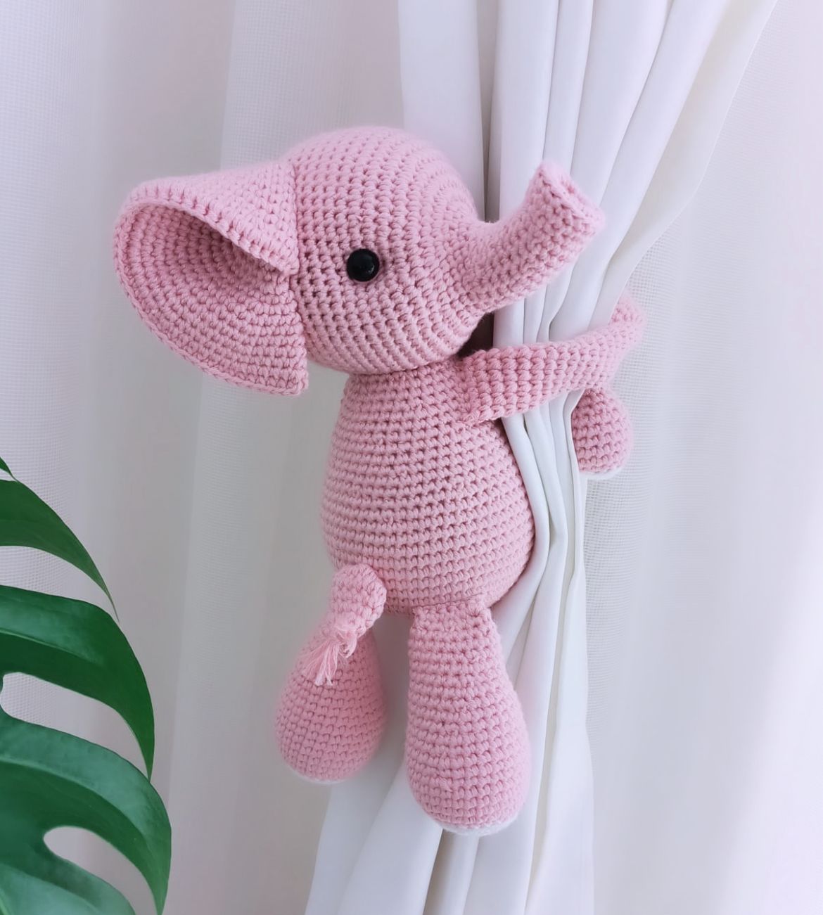 Elefant Vorhanghalter Rosa Accessoires Handmade Häkelliebe Kinderzimmer 